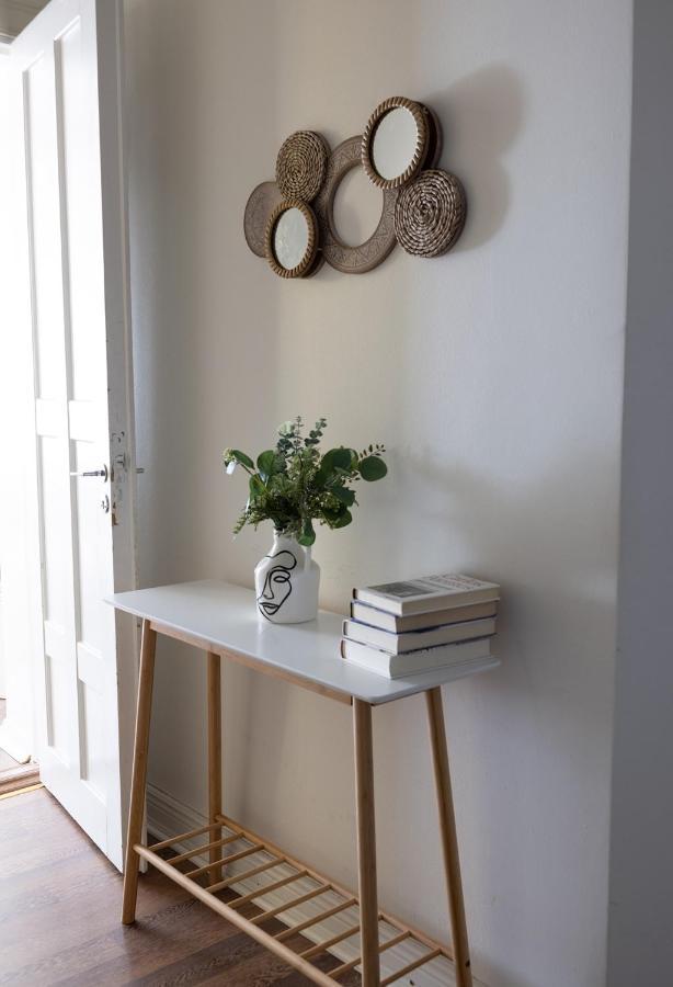2Ndhomes City Center 2Br Apartment By The Finnish National Theatre With Balcony And Park View 헬싱키 외부 사진