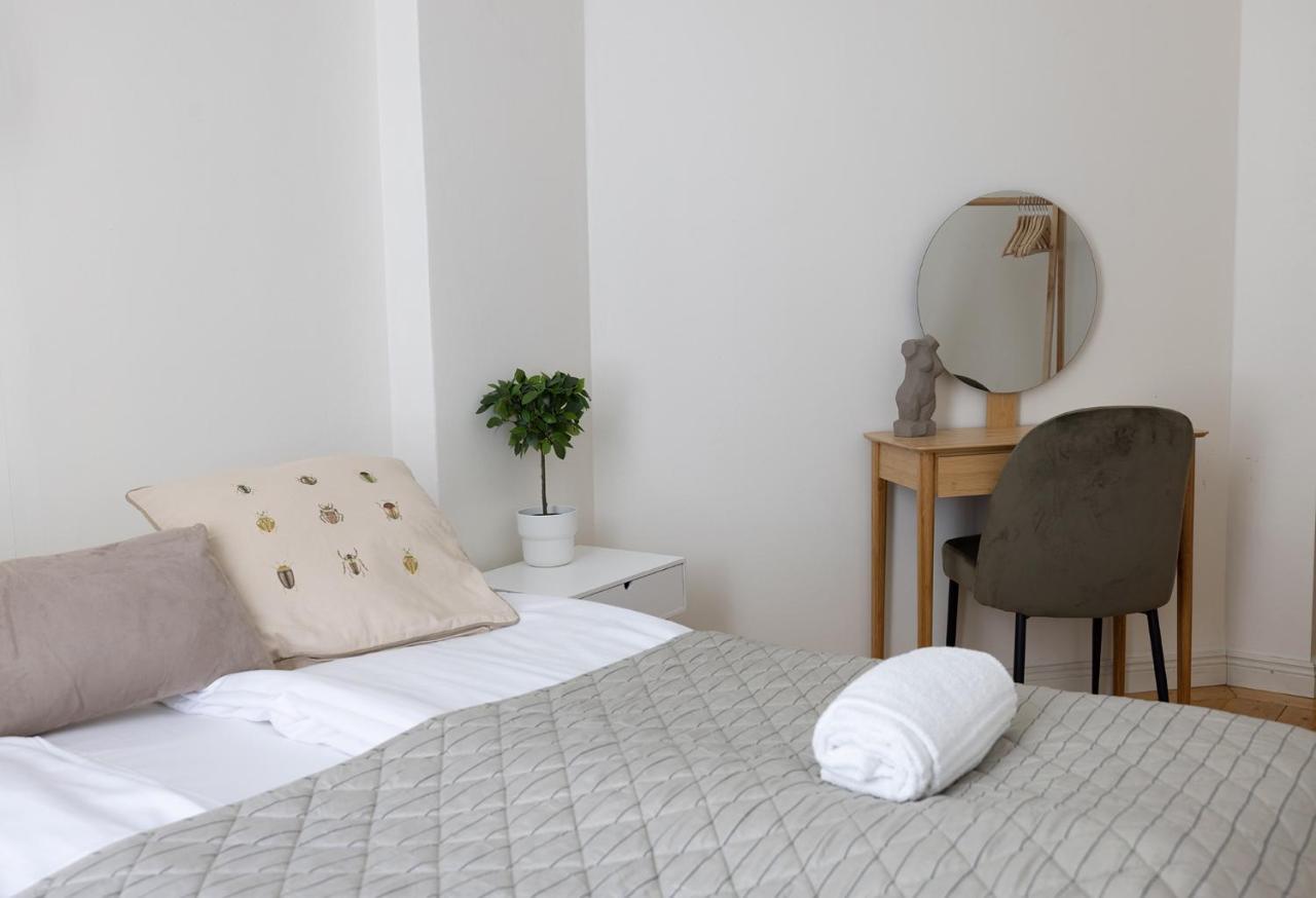 2Ndhomes City Center 2Br Apartment By The Finnish National Theatre With Balcony And Park View 헬싱키 외부 사진