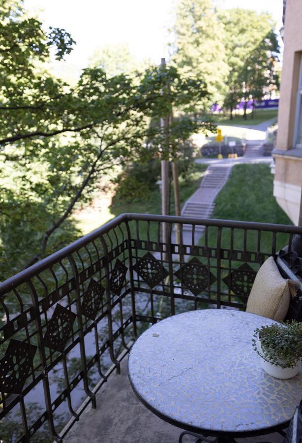2Ndhomes City Center 2Br Apartment By The Finnish National Theatre With Balcony And Park View 헬싱키 외부 사진