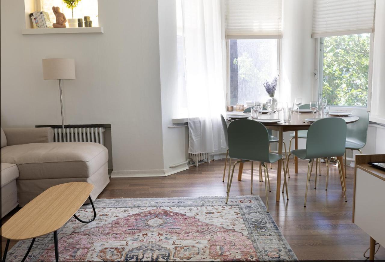 2Ndhomes City Center 2Br Apartment By The Finnish National Theatre With Balcony And Park View 헬싱키 외부 사진