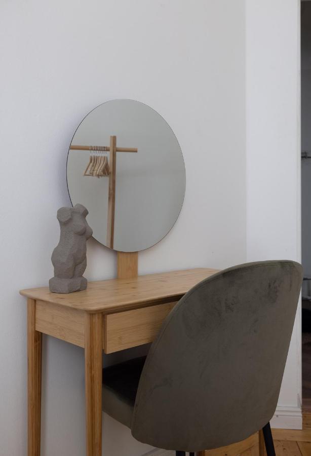 2Ndhomes City Center 2Br Apartment By The Finnish National Theatre With Balcony And Park View 헬싱키 외부 사진