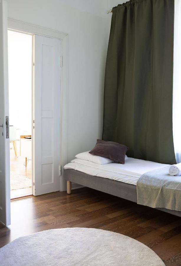 2Ndhomes City Center 2Br Apartment By The Finnish National Theatre With Balcony And Park View 헬싱키 외부 사진